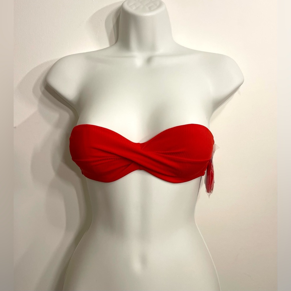 New 32A Victoria's Secret Red Twisted Bandeau Bikini Top Ribbed with Gold Clasp